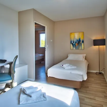 Adonis Bayonne Hotel 3*