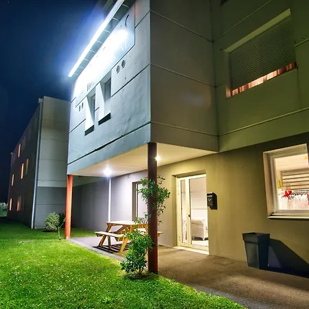 Adonis Bayonne Отель Lahonce