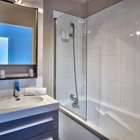 Adonis Bayonne Отель Lahonce