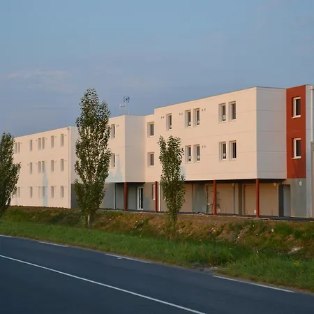 Adonis Bayonne Отель Lahonce