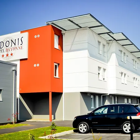 Adonis Bayonne Hotel