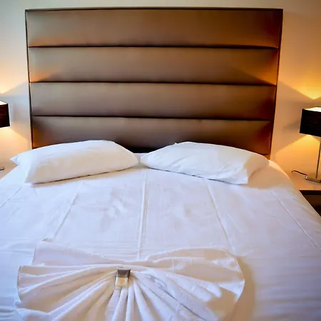 Adonis Bayonne Lahonce