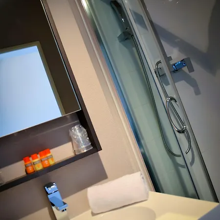 Adonis Bayonne Отель Lahonce