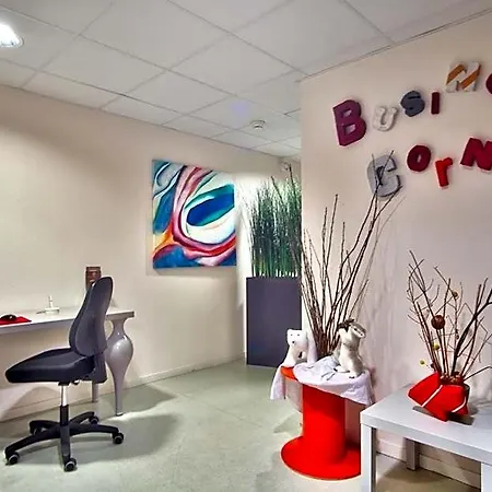 Adonis Hotel 3*