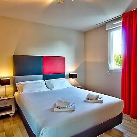 Adonis Hotel 3*