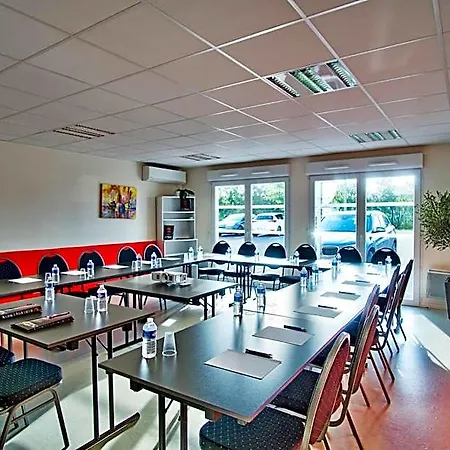 Adonis Hotel 3*