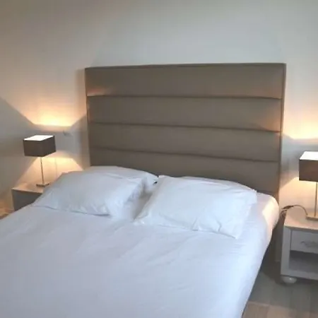 Adonis Bayonne Отель Lahonce