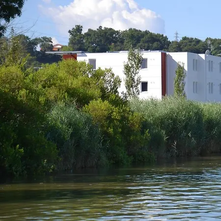 Отель Adonis Bayonne