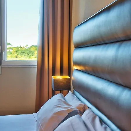 Hotel Adonis