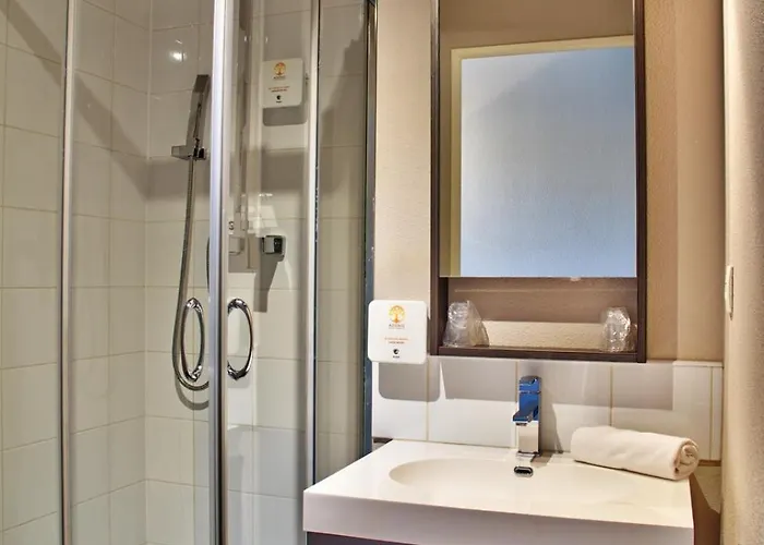 Hotel Adonis Bayonne 3*