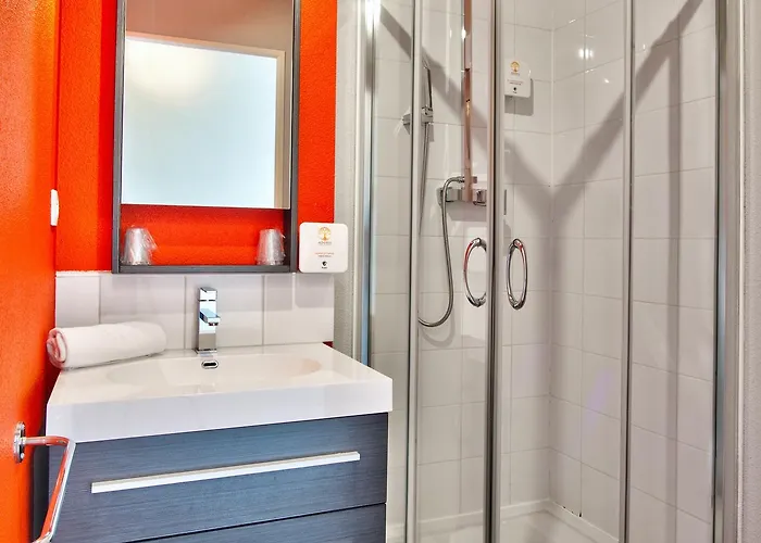 Adonis Bayonne Hotel 3*