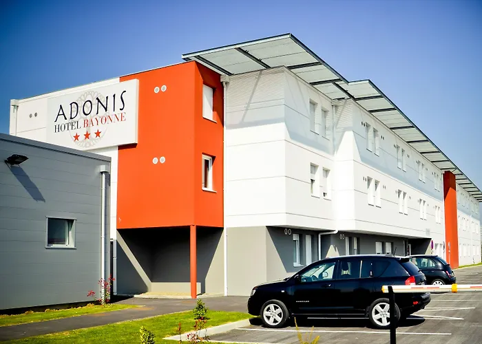 Adonis Bayonne Hotel