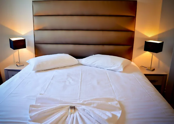 Adonis Bayonne Lahonce