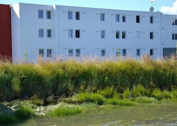 Adonis Bayonne Hotel