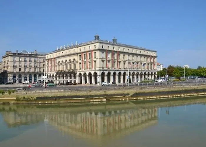 Adonis Bayonne Hotel 3*