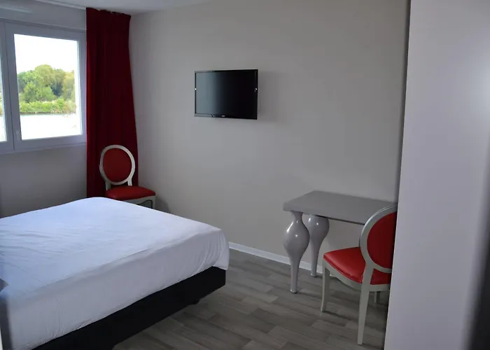 Hotel Adonis Bayonne 3*